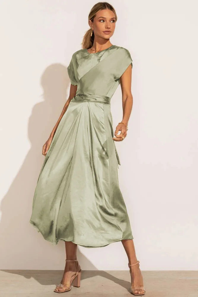 EVANGELINE | Elegante Satijnen Zijden Midi Jurk Voor Bruiloft Of Feest – Luxe, Vrouwelijk & Onweerstaanbaar Chic
