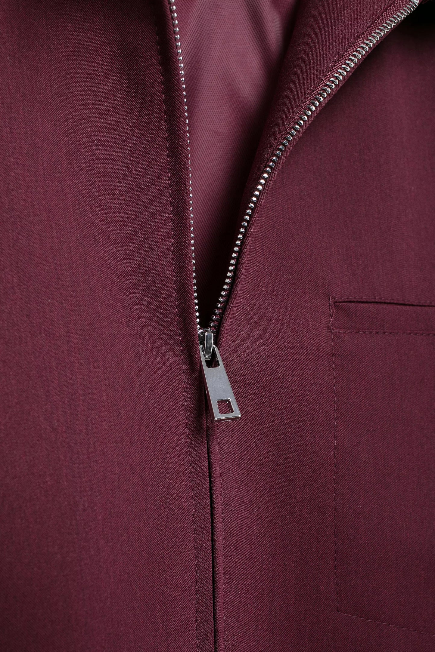 MIRELLA | Bordeaux Rode Damesjas Met Rits – Stijlvol, Modern & Perfect als Tussenjas