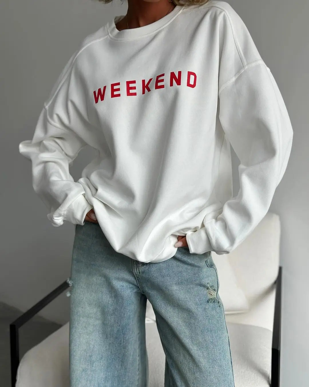 LINA | Oversized Dames Sweater Met “WEEKEND” Print – Casual, Comfortabel & Ideaal Voor Relaxmomenten