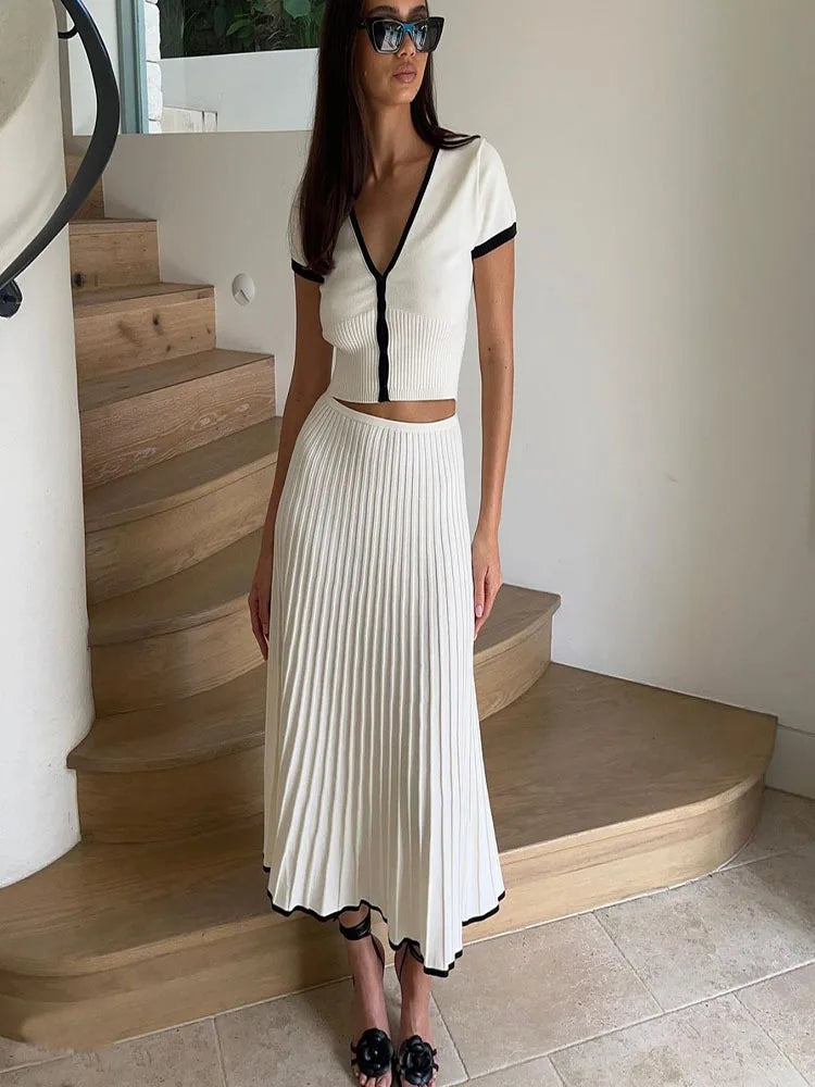 LORENA | Twee-Delige Dames Rokset Met V-Hals Crop Top En Geplooide Rok – Elegant, Vrouwelijk, Zomers