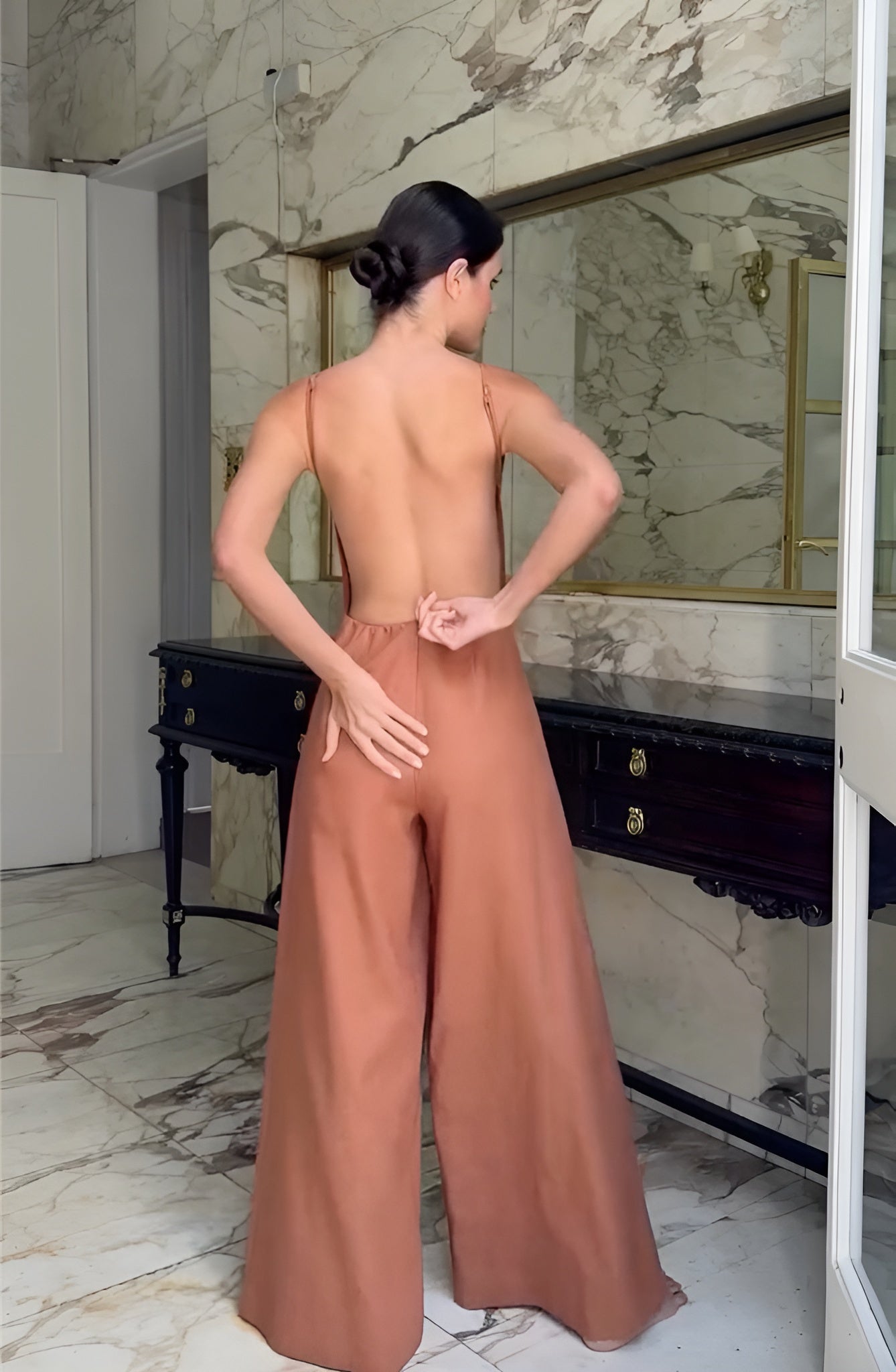MILOU | Open-Back Jumpsuit – Classy, Chic & Comfortabel
