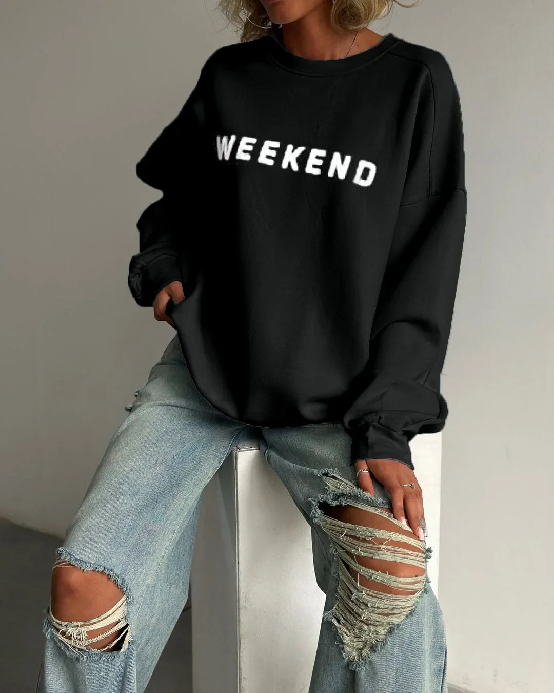 LINA | Oversized Dames Sweater Met “WEEKEND” Print – Casual, Comfortabel & Ideaal Voor Relaxmomenten