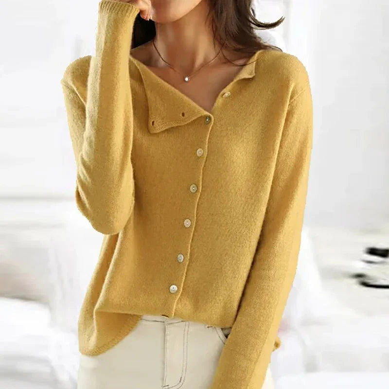 VALERIÉ | Elegante Gebreide Dames Trui met Knoopjes – Warm, Comfortabel & Tijdloos Voor Herfst En Winter