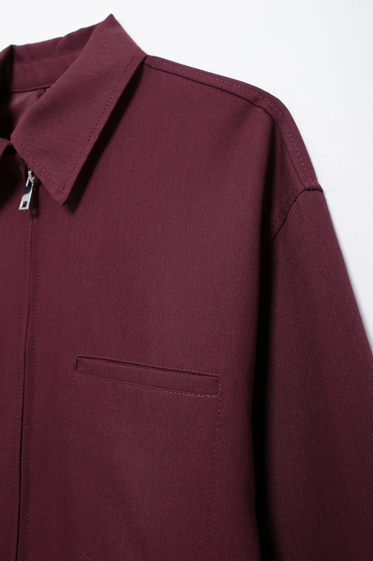 MIRELLA | Bordeaux Rode Damesjas Met Rits – Stijlvol, Modern & Perfect als Tussenjas