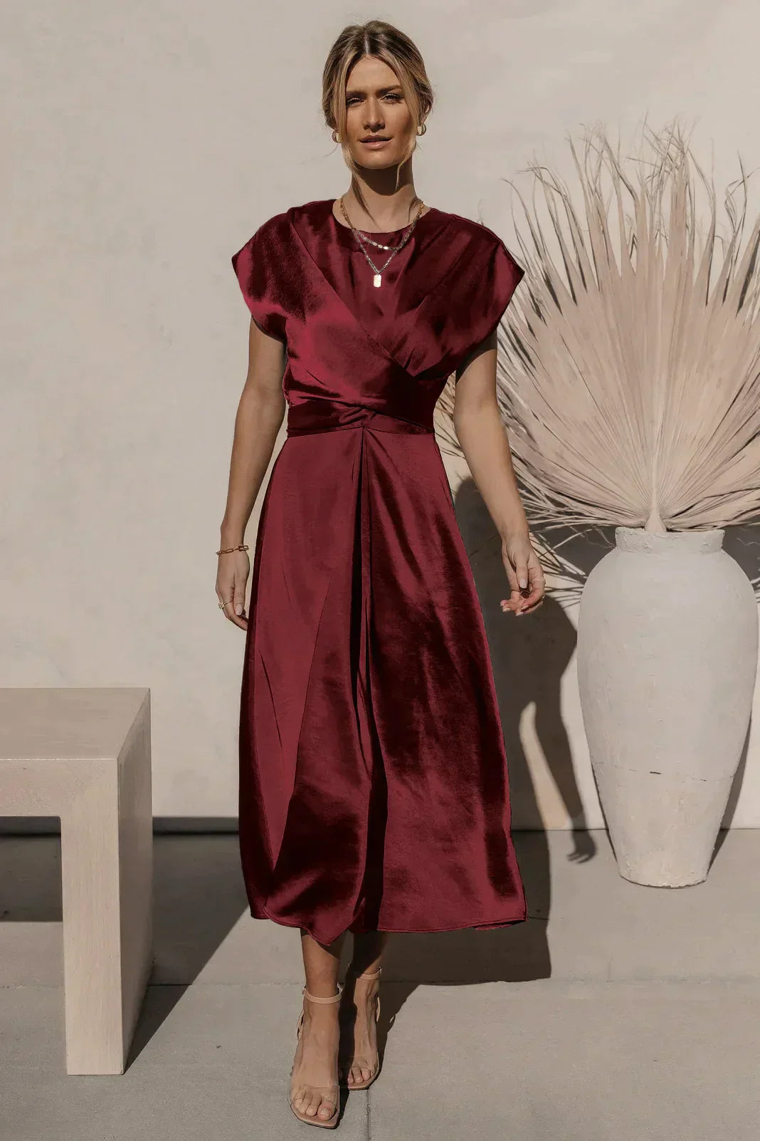 EVANGELINE | Elegante Satijnen Zijden Midi Jurk Voor Bruiloft Of Feest – Luxe, Vrouwelijk & Onweerstaanbaar Chic