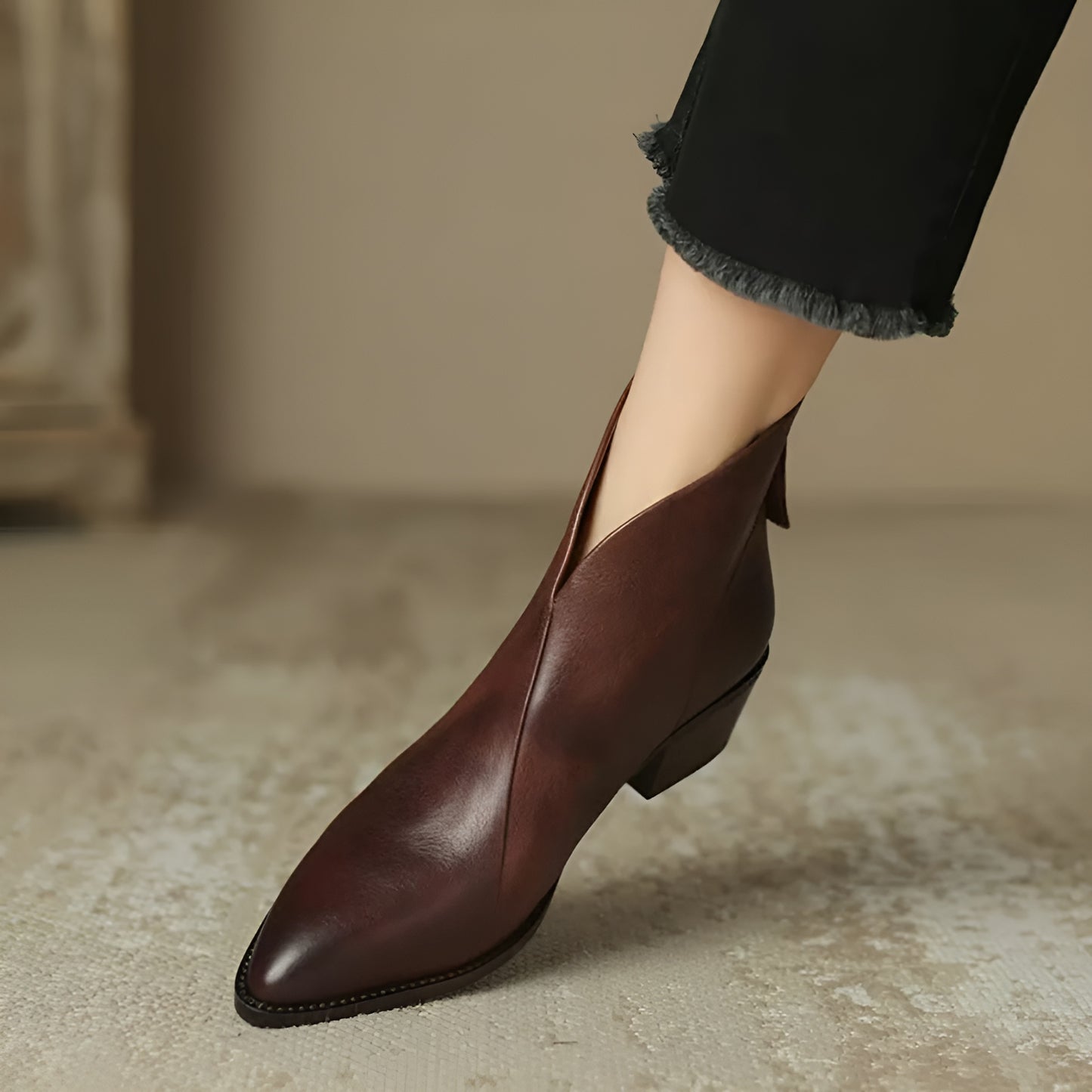 Dames Enkellaarsjes van Leer Met Rits & Blokhak – Elegant, Comfortabel & Stabiel