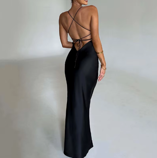 MAURA | Verfijnde avondjurk met open rug en satijnen afwerking – Elegant, Sensueel & Luxe