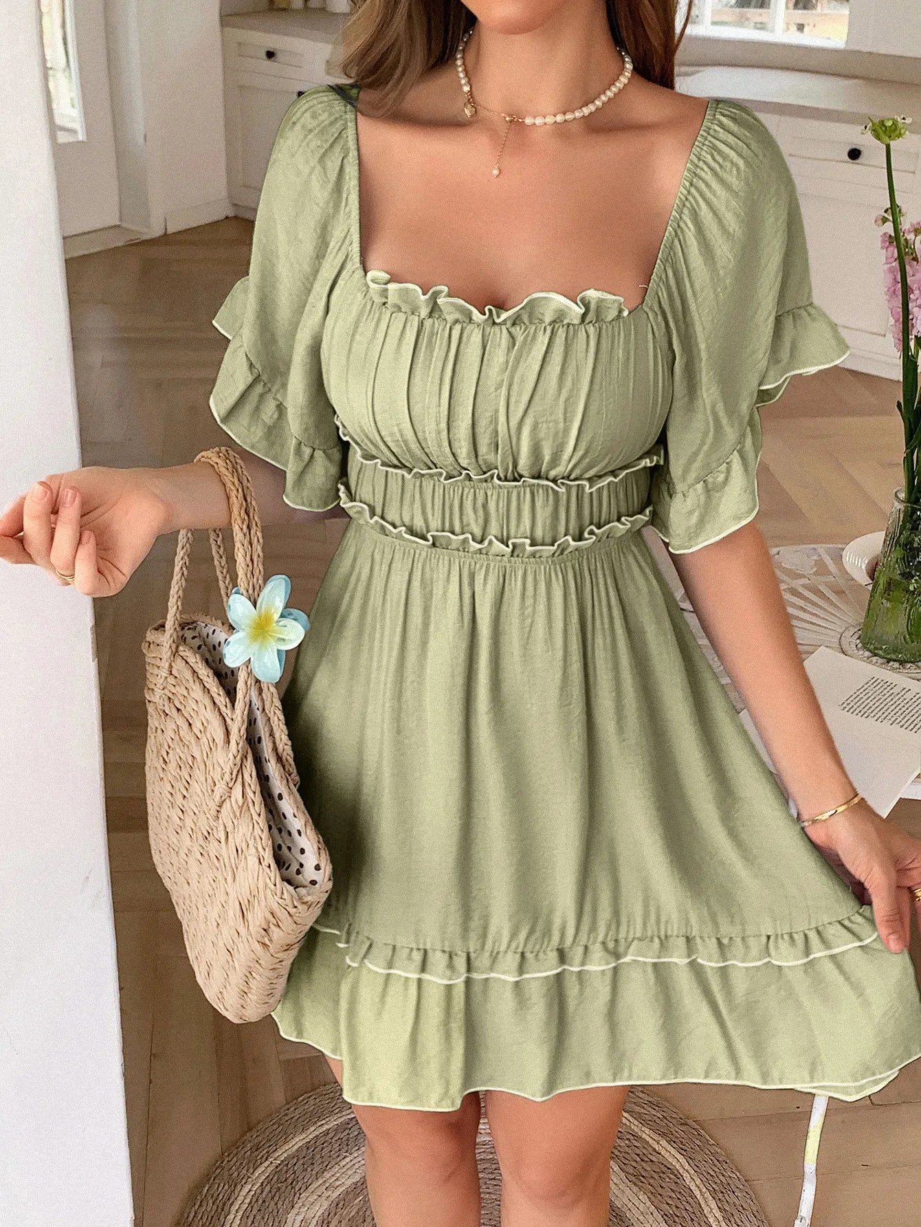 ROSALIE | Mini Jurk Met Ruches, Smock Taille & Korte Mouw – Speels, Flatterend & Zomers Licht