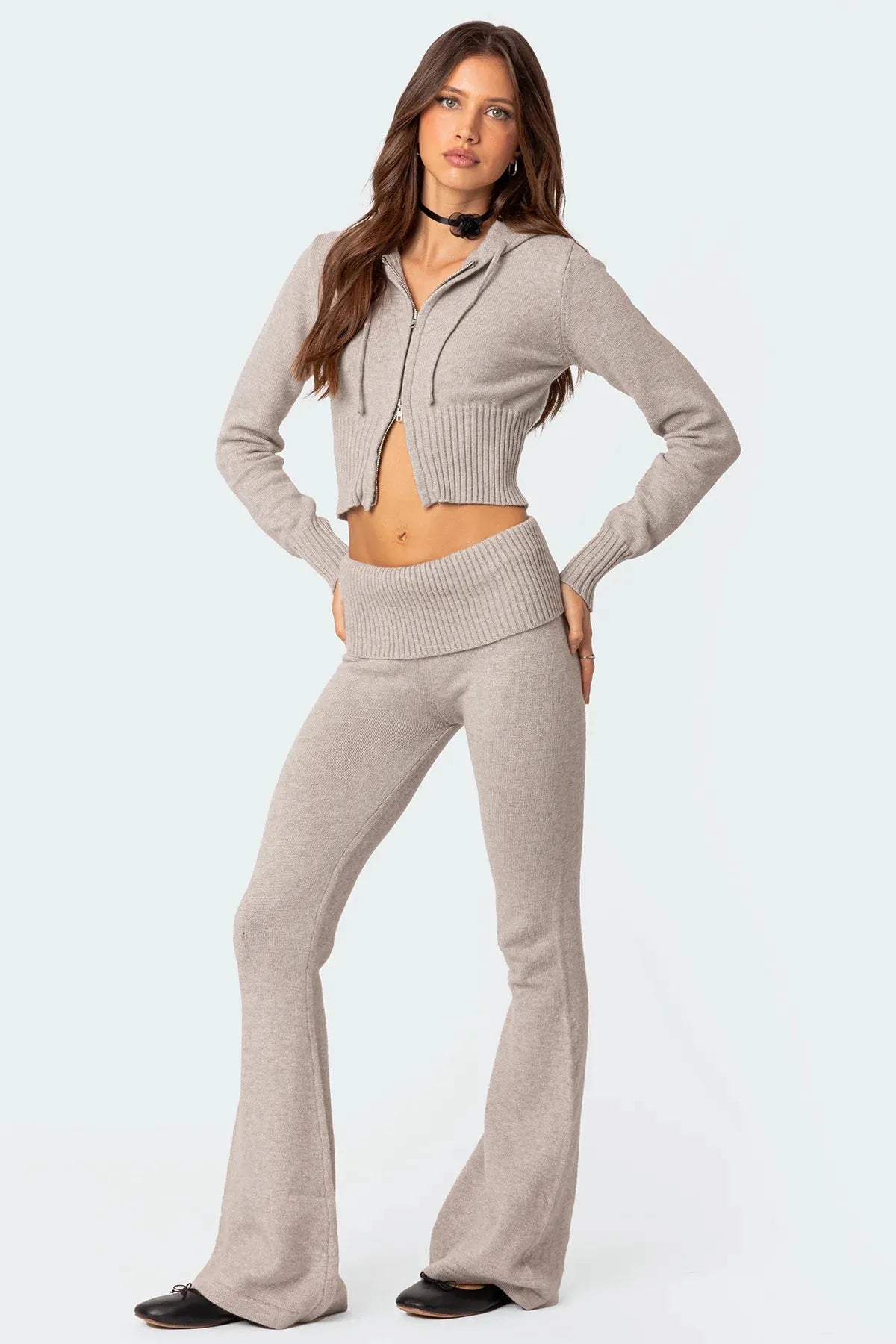 LIVIA | Gebreide Cropped Hoodie Dames Set Met Flare Legging – Comfortabel, Trendy & Ideaal Voor Casual Dagen