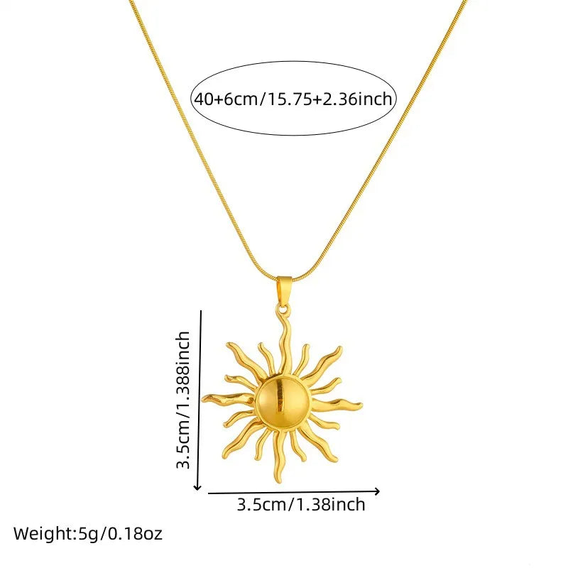SOLANA | Goudkleurige Ketting met Zonvormige Hanger Voor Dames - Stijlvol & Elegant