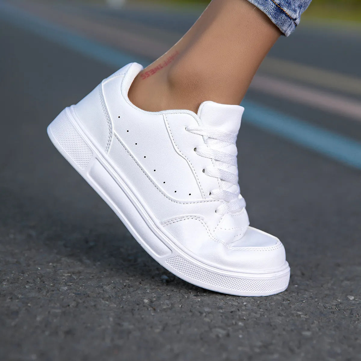 MILOU | Witte Dames Sneakers met Clean Look en Subtiele Details - Stijlvol & Comfortabel