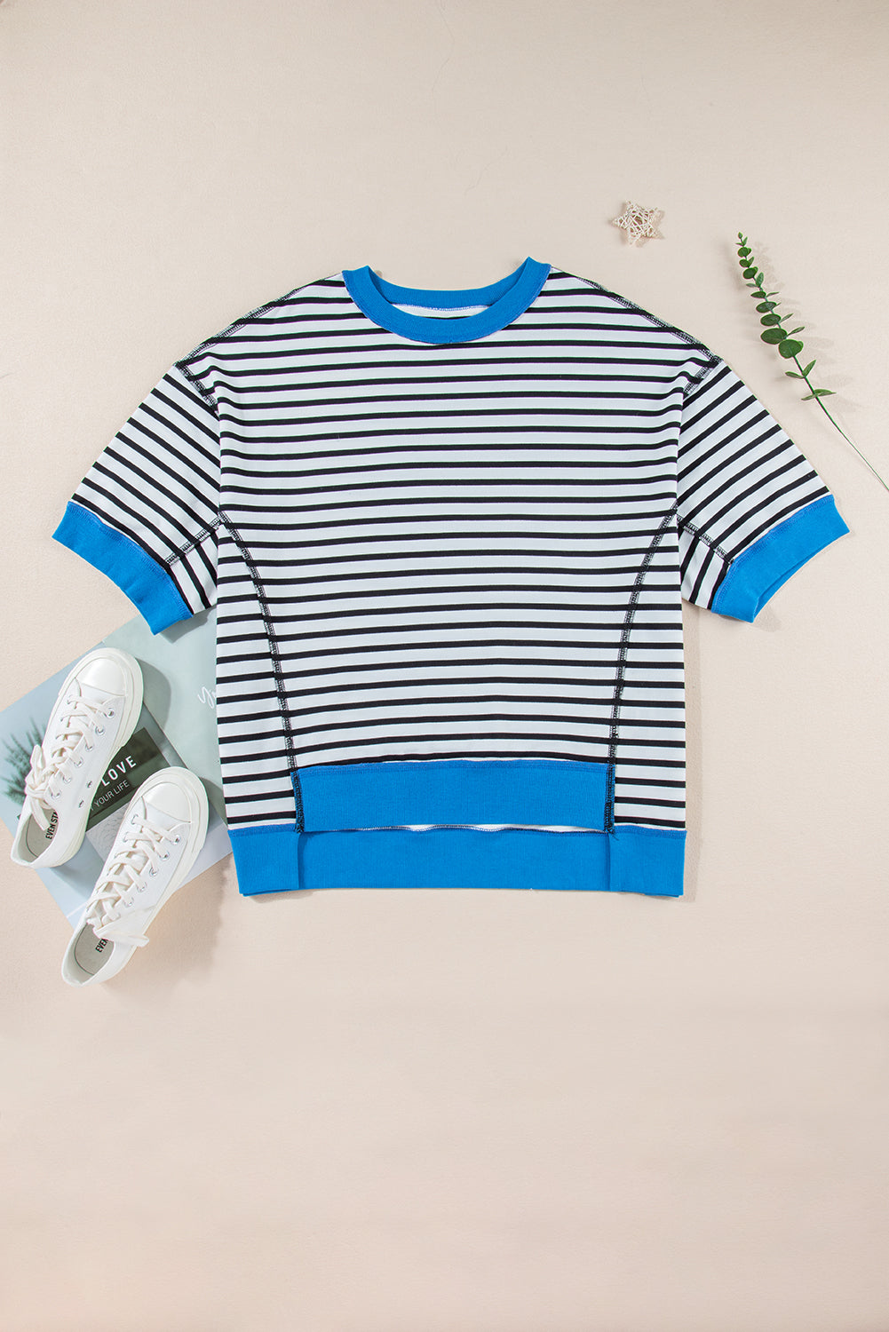 ISA | Gestreept Loose Fit T-Shirt Voor Dames Met Contrast Trim En Wijde Mouwen – Comfortabel, Casual, Stijlvol