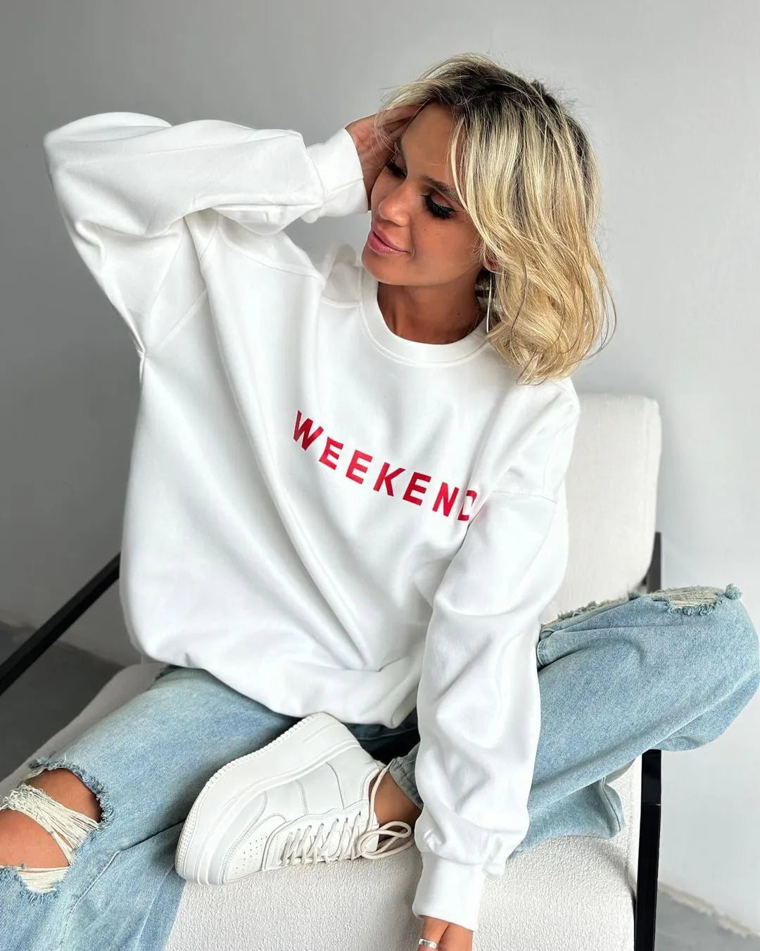 LINA | Oversized Dames Sweater Met “WEEKEND” Print – Casual, Comfortabel & Ideaal Voor Relaxmomenten