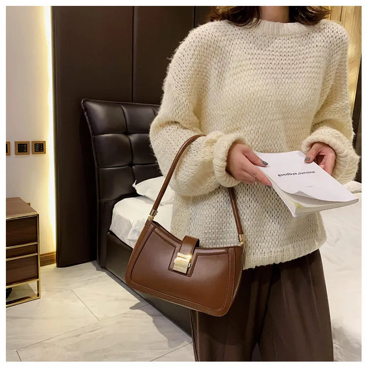 FLORE | Dames Leren Handtas Met Unieke Gesp Sluiting – Gestructureerd Design Met Flap En Metalen Sluiting – Tijdloos En Elegant