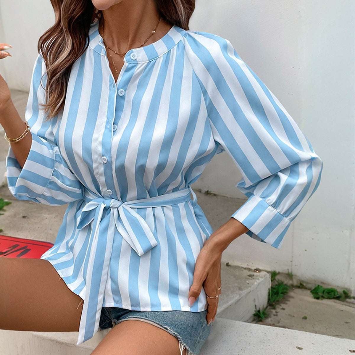 KEIKO | Gestreepte Damesblouse Met Ceintuur – Verfijnd, Fris & Flatterend Voor Elke Dag