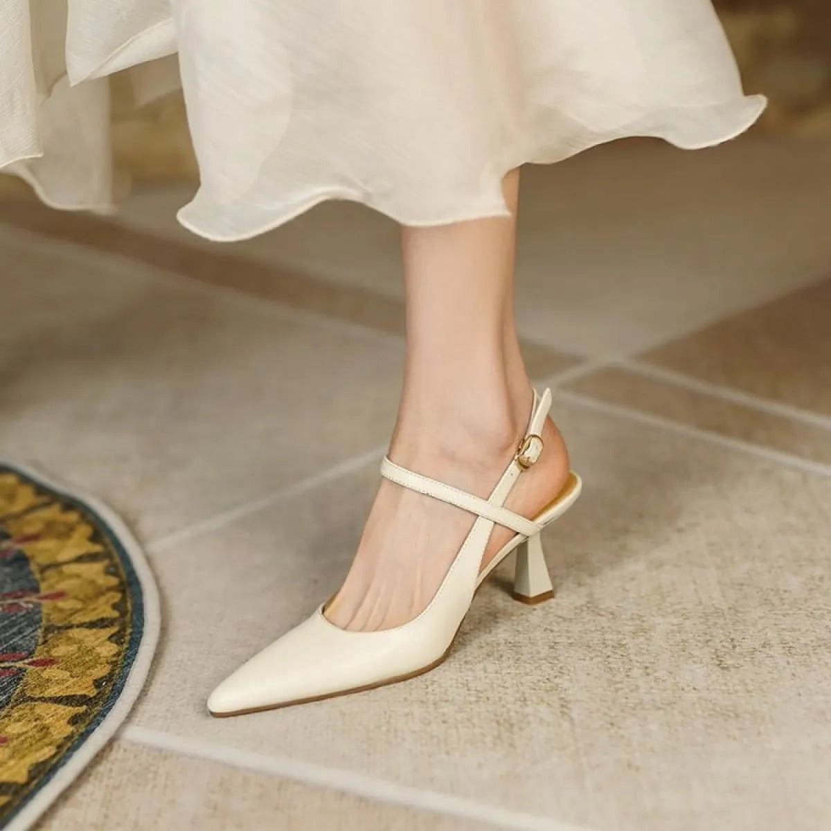 ESTELLE | Dames Hakken Met Middenhak, Gekruist Ontwerp & Spitse Neus – Elegant, Verfijnd & Comfortabel Voor Elke Gelegenheid