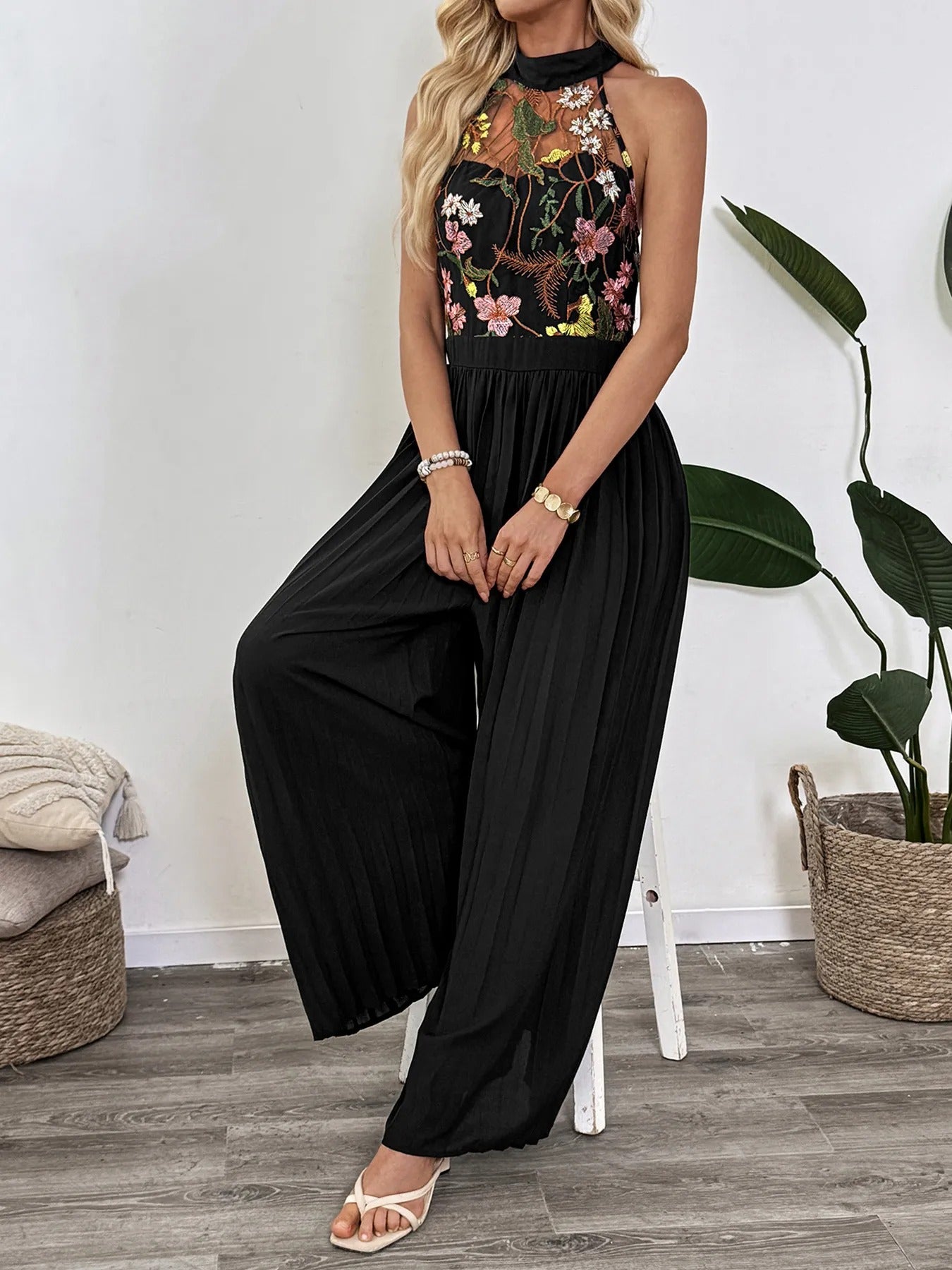 IRMA | Geborduurde Kanten Dames Jumpsuit met Palazzo Broek – Elegantie en Statement in Één