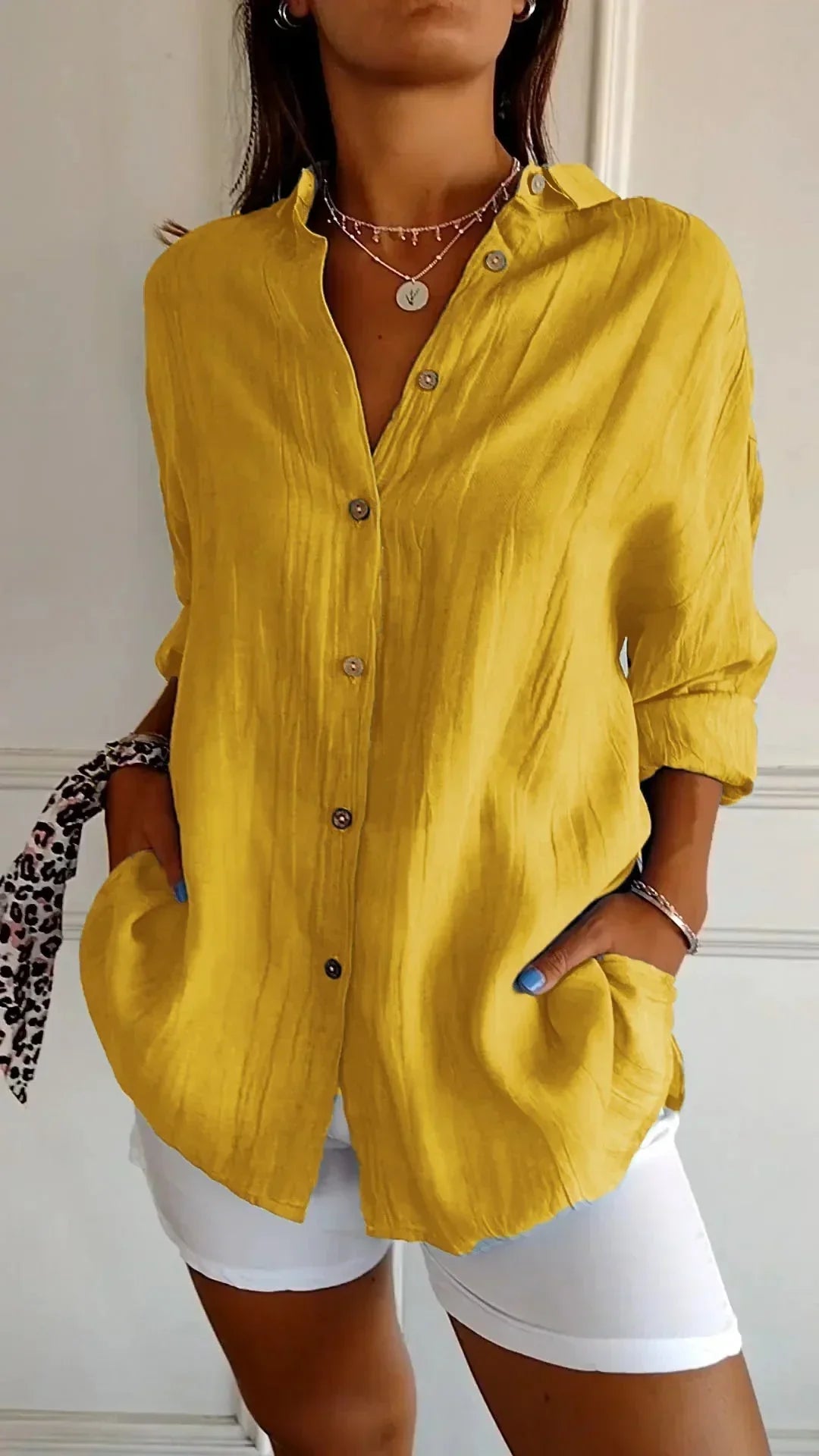 VIVIA | Katoenen Blouse met Houten Knoopjes en Gekreukelde Textuur