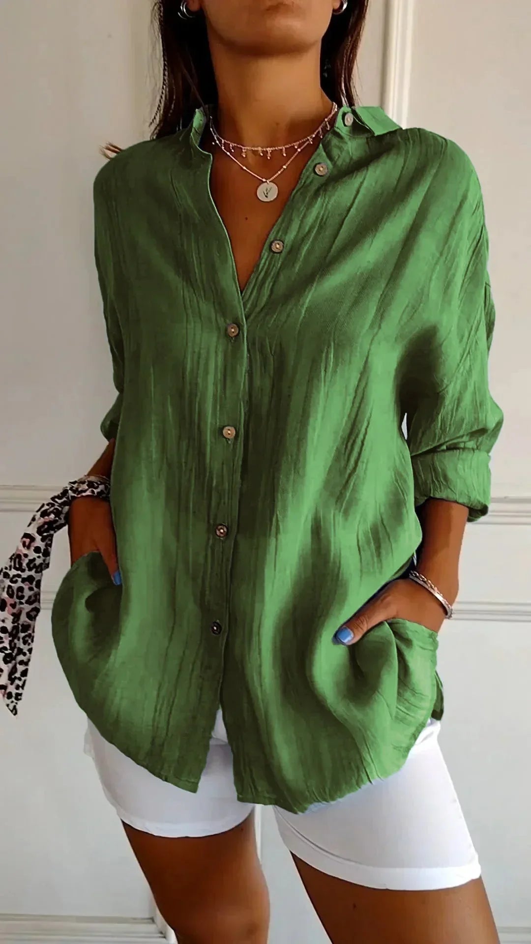 VIVIA | Katoenen Blouse met Houten Knoopjes en Gekreukelde Textuur