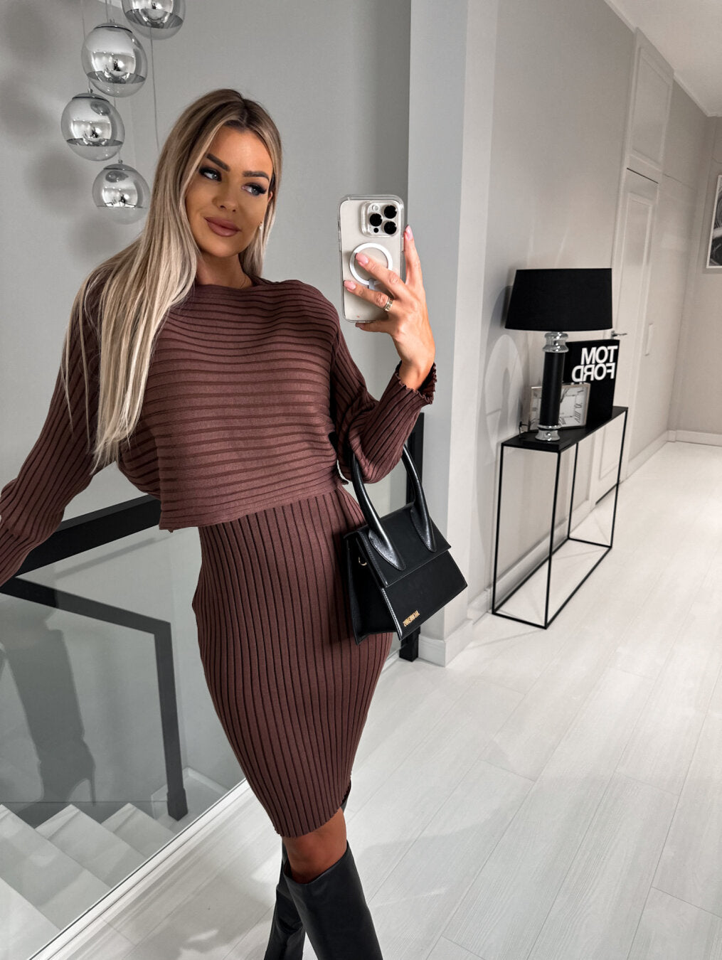 ALINA | Gebreide Dames Set met Mouwloze Jurk & Bijpassende Trui – Warm, Vrouwelijk & Perfect voor Koude Dagen