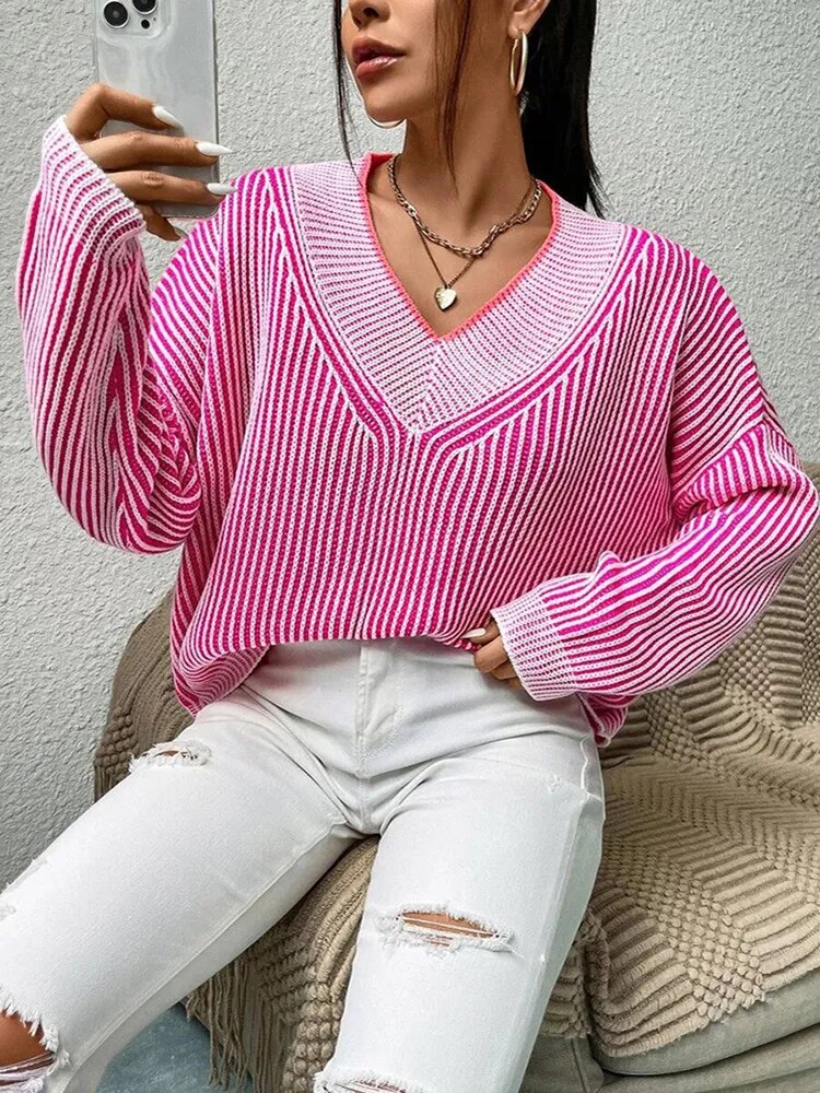AYUMI | Comfortabele Dames Trui met Streeppatroon & V Hals Design