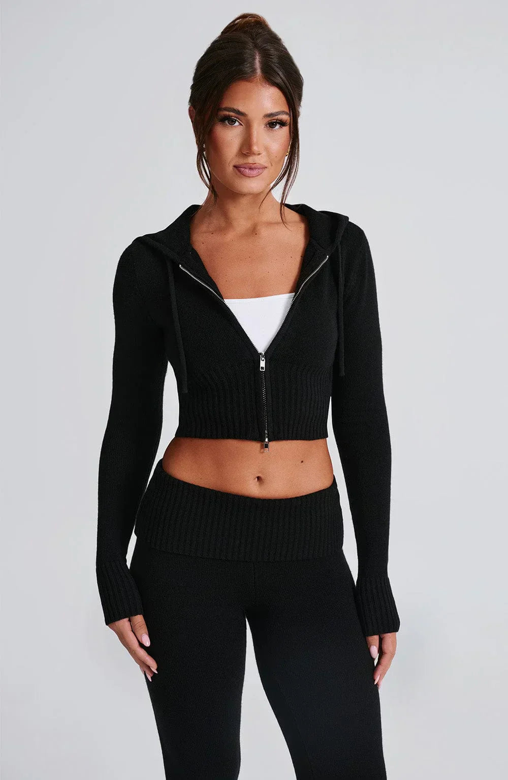 LIVIA | Gebreide Cropped Hoodie Dames Set Met Flare Legging – Comfortabel, Trendy & Ideaal Voor Casual Dagen