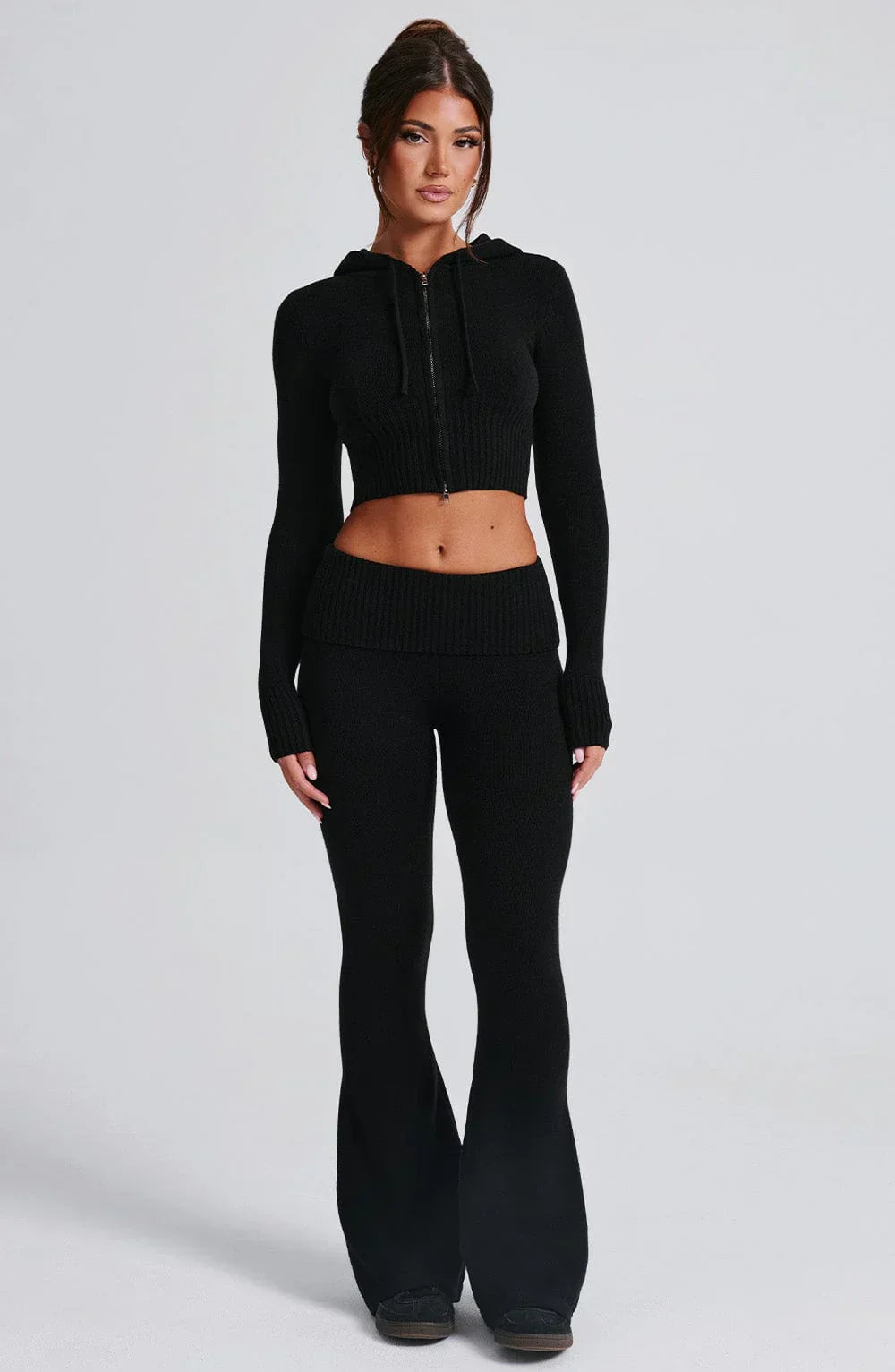 LIVIA | Gebreide Cropped Hoodie Dames Set Met Flare Legging – Comfortabel, Trendy & Ideaal Voor Casual Dagen