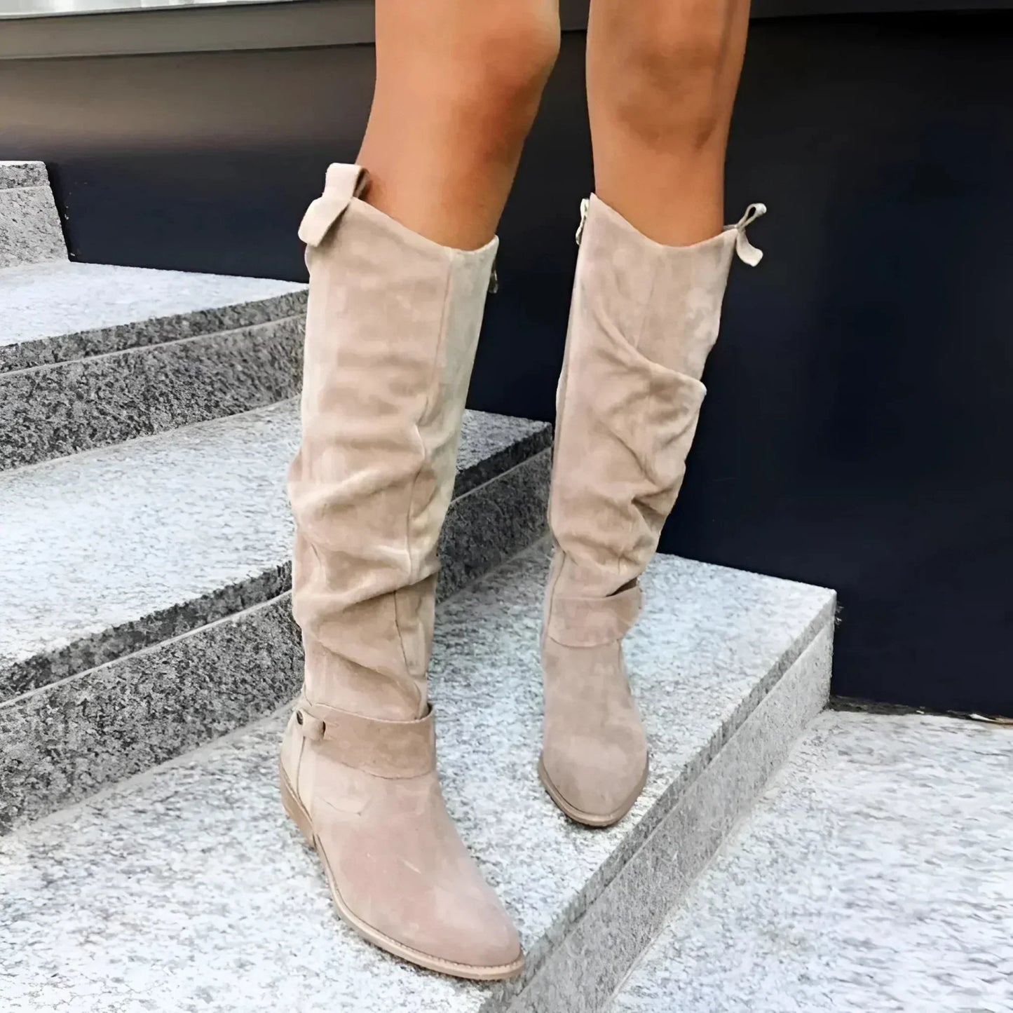 AIKO | Luxe Hoge Dames Laarzen - Suède met Elegant Silhouet