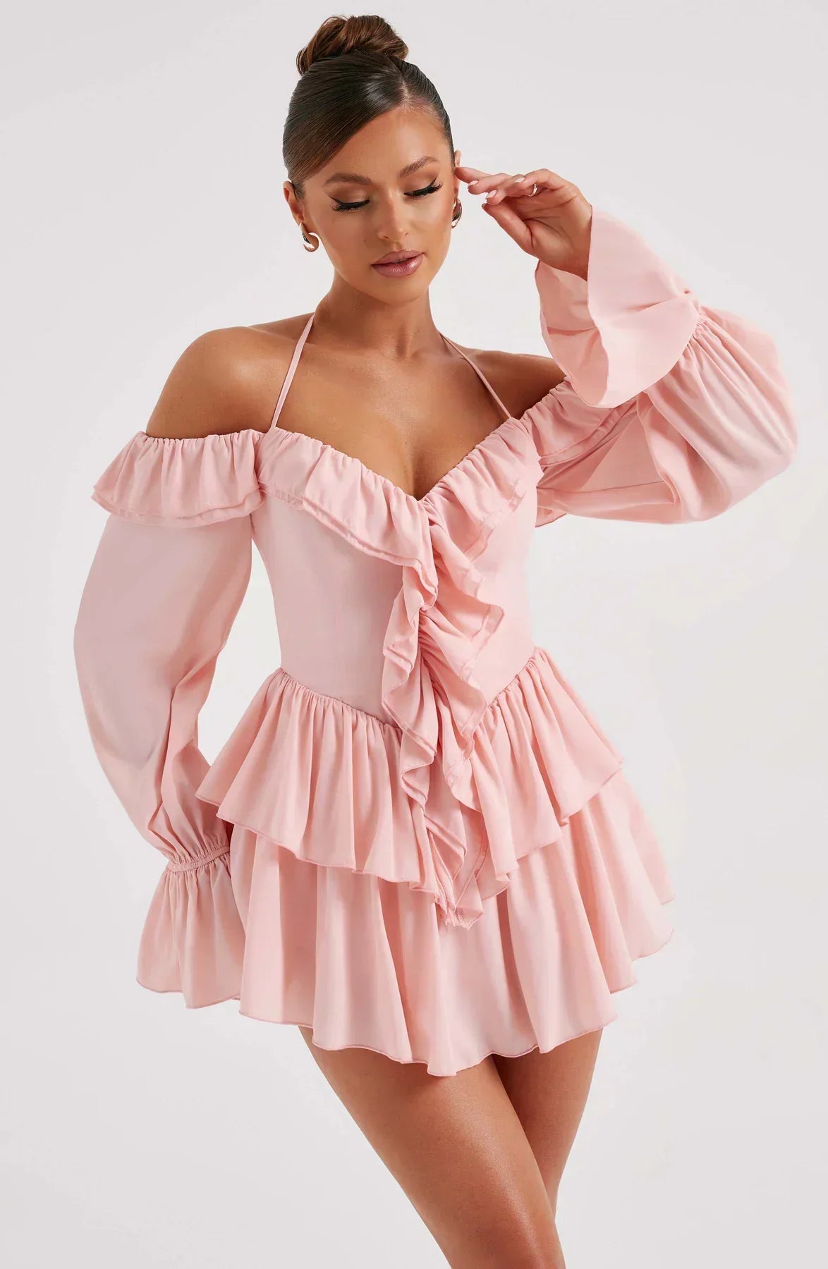 MEREL | Off-Shoulder Mini Jurk Met Ruches En Halternek – Speels, Vrouwelijk, Verleidelijk