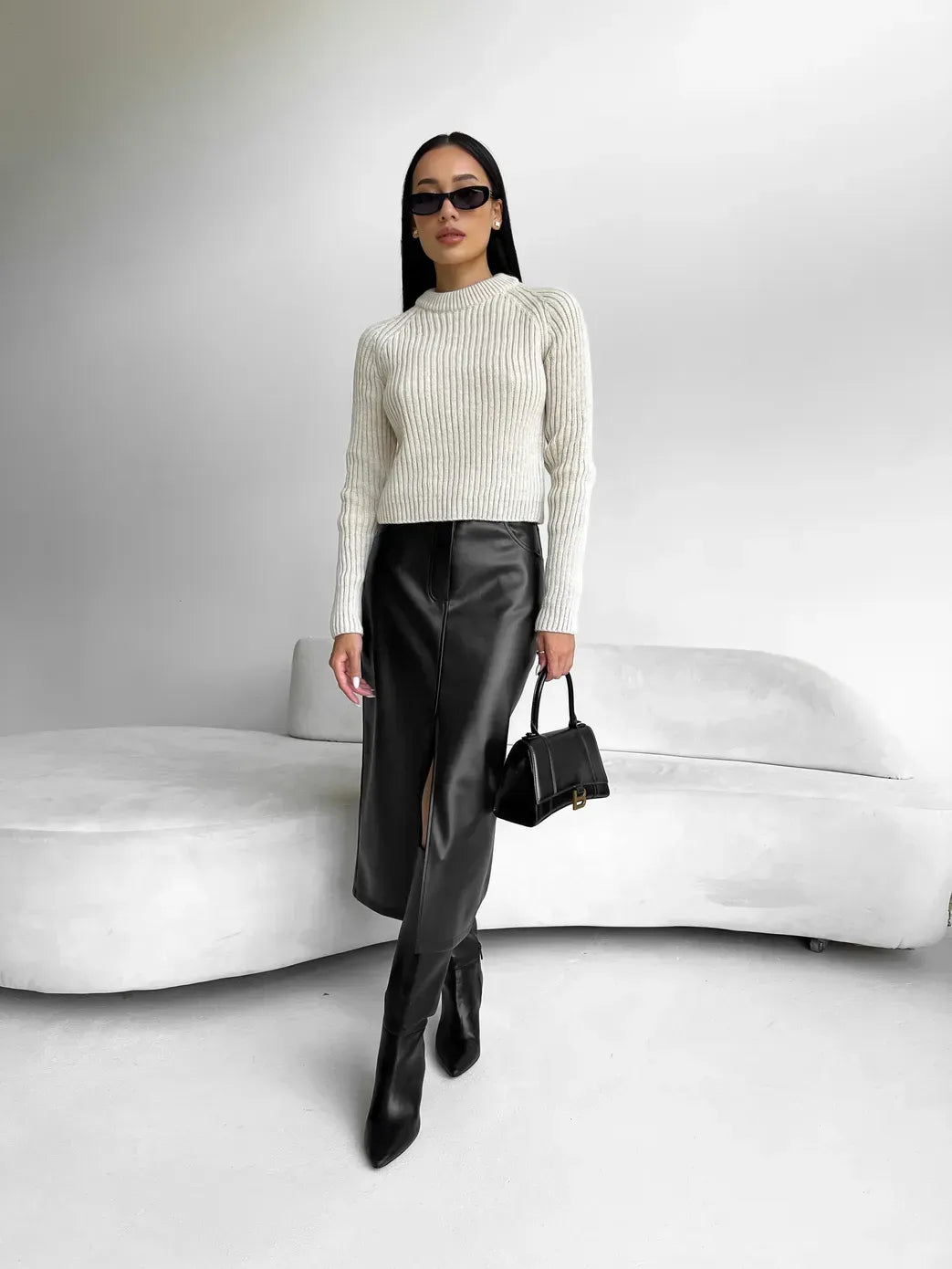 PATRICIA | Zwarte Leren Dames Rok Met Split - Luxe, Stijl & Veelzijdig
