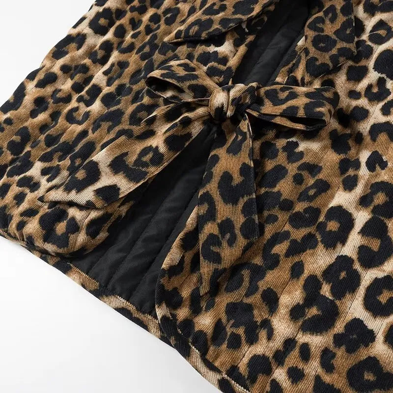 LINA | Dames Gilet met Luipaardprint en Striksluiting – Trendy, Speels, Comfortabel