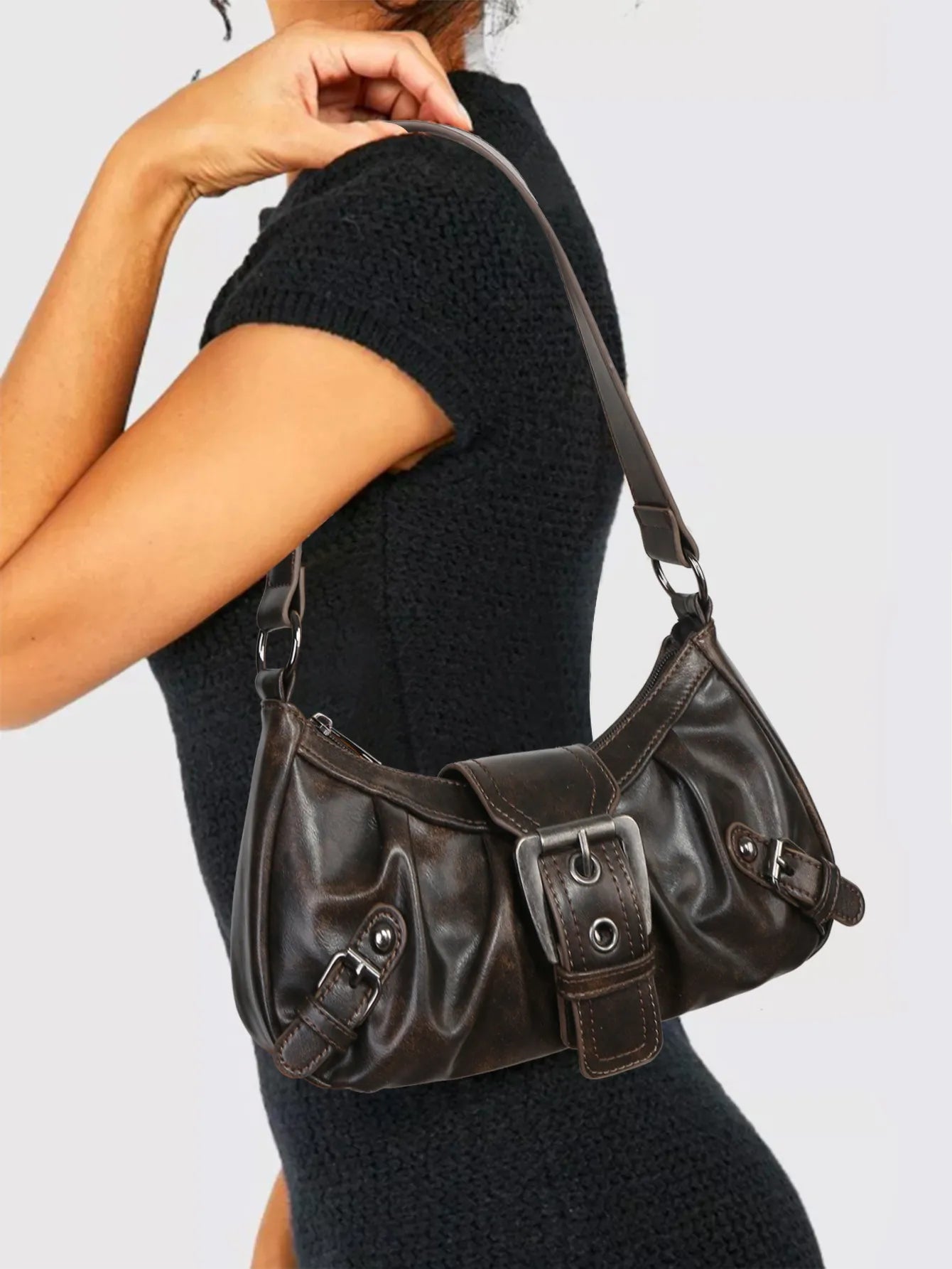 Dames Leren Schoudertas Met Gesp & Rits – Stijlvol, Compact & Altijd On-Trend