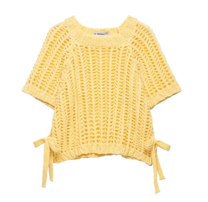 NOÉMI | Gebreide Cropped Dames Top met Strikdetails – Luchtig, Trendy & Zomers