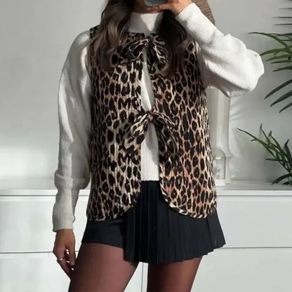 LINA | Dames Gilet met Luipaardprint en Striksluiting – Trendy, Speels, Comfortabel