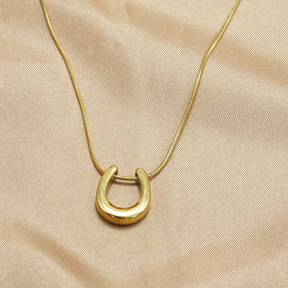 AALTJE | Lucky Hoefijzer Ketting Voor Dames Goud – 18K Gold Plated, Tijdloos, Betekenisvol