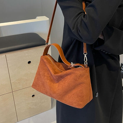 MAËLLE | Zacht Suède Schoudertas Voor Dames – Elegant, Tijdloos & Praktisch