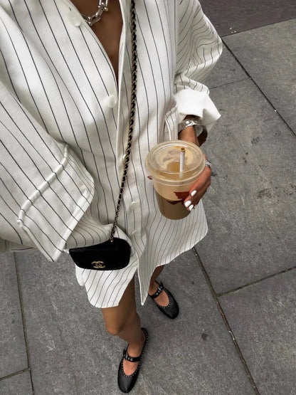 LEAH | Oversized Gestreept Damesoverhemd met Grote Zakken – Stijlvol & Comfortabel