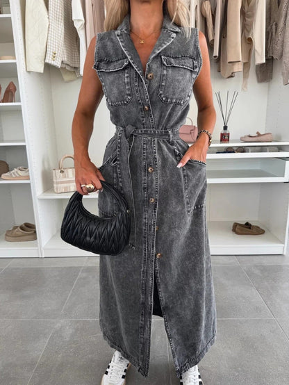 MAYA | Dames Denim Midi Jurk Zonder Mouwen – Stoer, Vrouwelijk & Perfect Voor Elke Dag