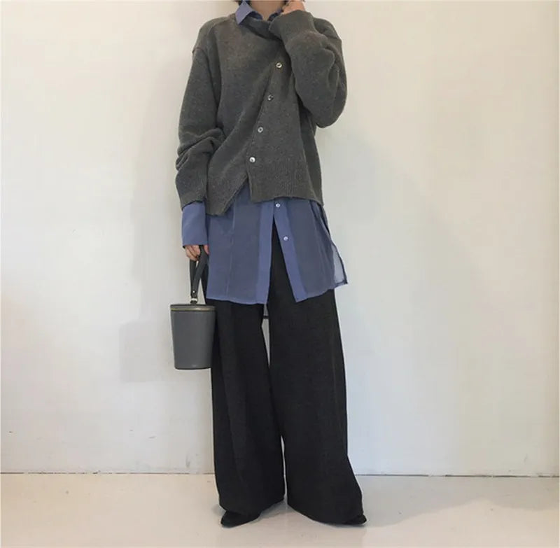 ALIX | Gebreide Damestrui met Asymmetrische Knopen – Oversized, Comfortabel & Verfijnd