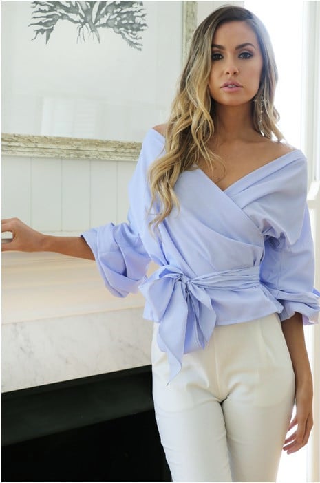 NOËLLE | Korte Kanten Overhemdblouse Met Strik – Vrouwelijk, Elegant & Modern