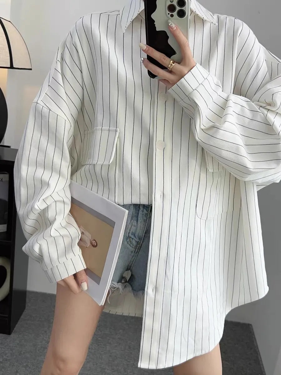 LEAH | Oversized Gestreept Damesoverhemd met Grote Zakken – Stijlvol & Comfortabel