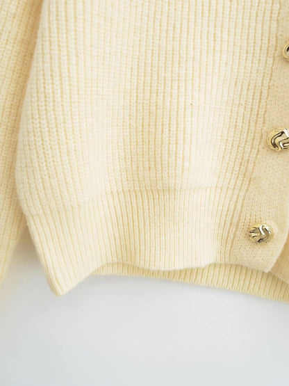 LIVIA | Gebreid Damesvest Met Kraag En Metalen Knoopjes – Elegant, Warm & Veelzijdig