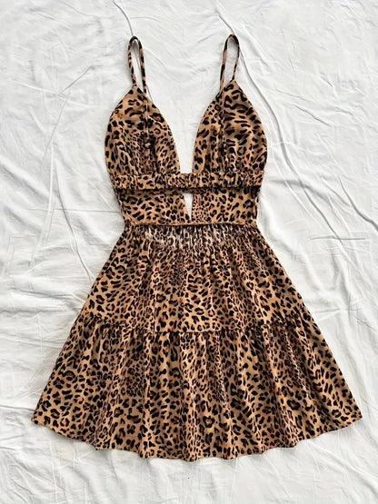 ENARA | Kort Damesjurkje Met Dierenprint & Geplooide Bandjes – Luchtig, Vrouwelijk & Perfect Voor Zomerse Outfits
