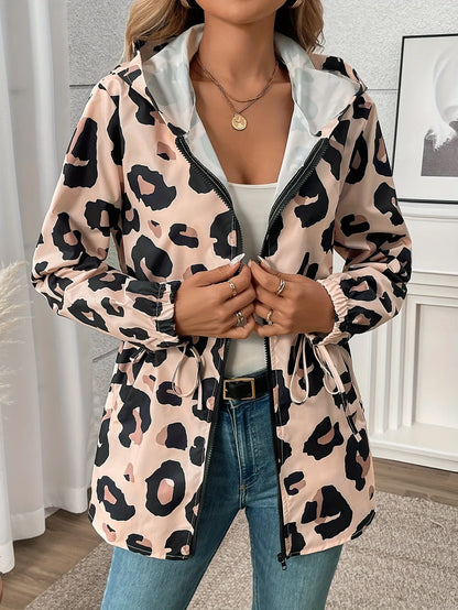 PILAR | Dames Regenjas Met Luipaardprint – Lichtgewicht, Trendy & Ideaal Voor Herfstweer