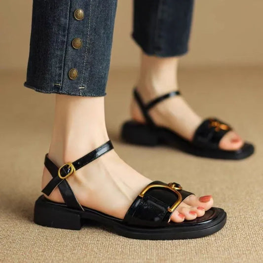 CARA | Tijdloze Dames Sandalen met Luxe Goudkleurige Gesp - Elegant, Zomers & Comfortabel
