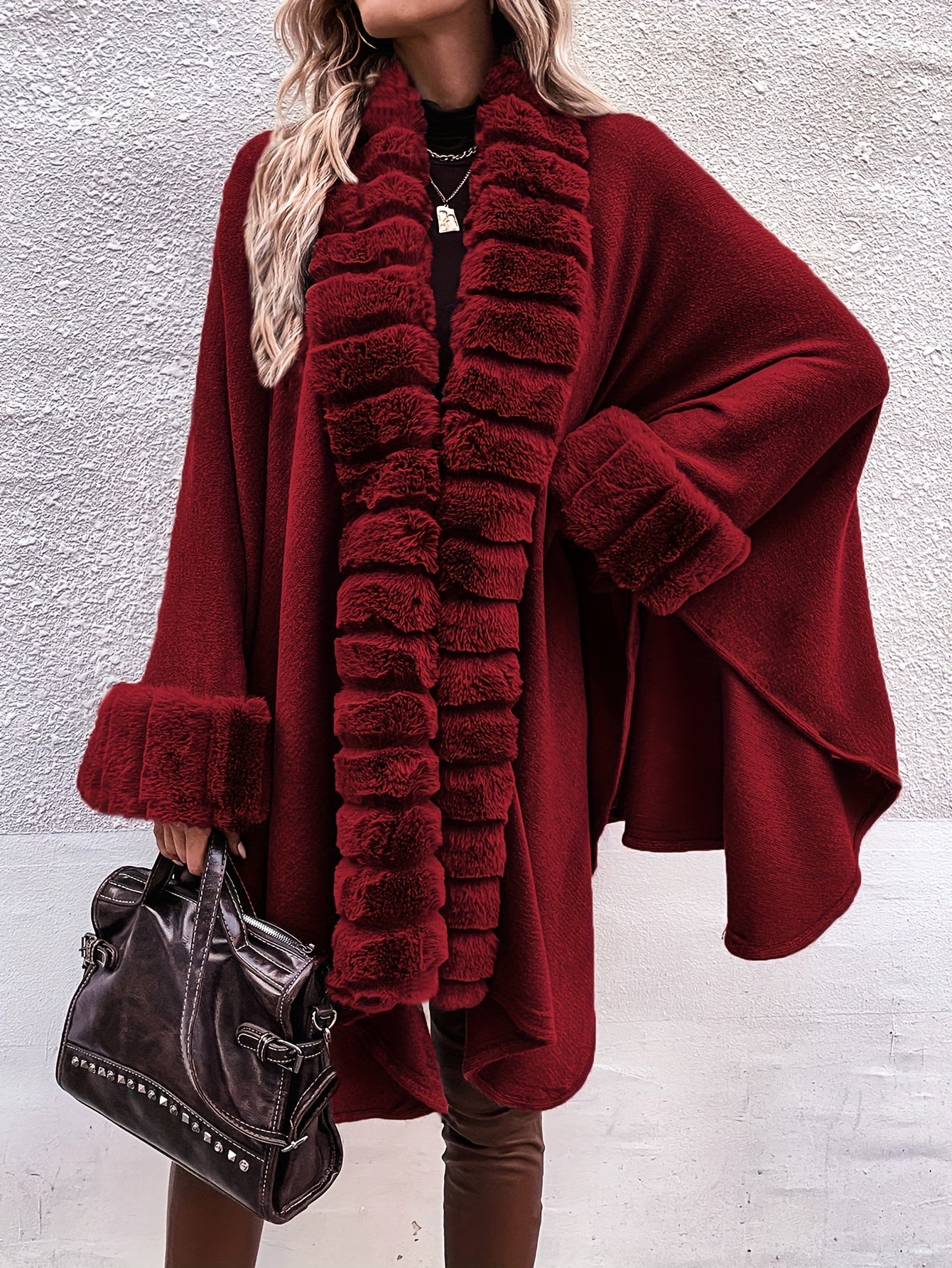 Luxe Faux Fur Vest Voor Dames | Mid-Length Poncho Met Bontkraag & Kwastdetails