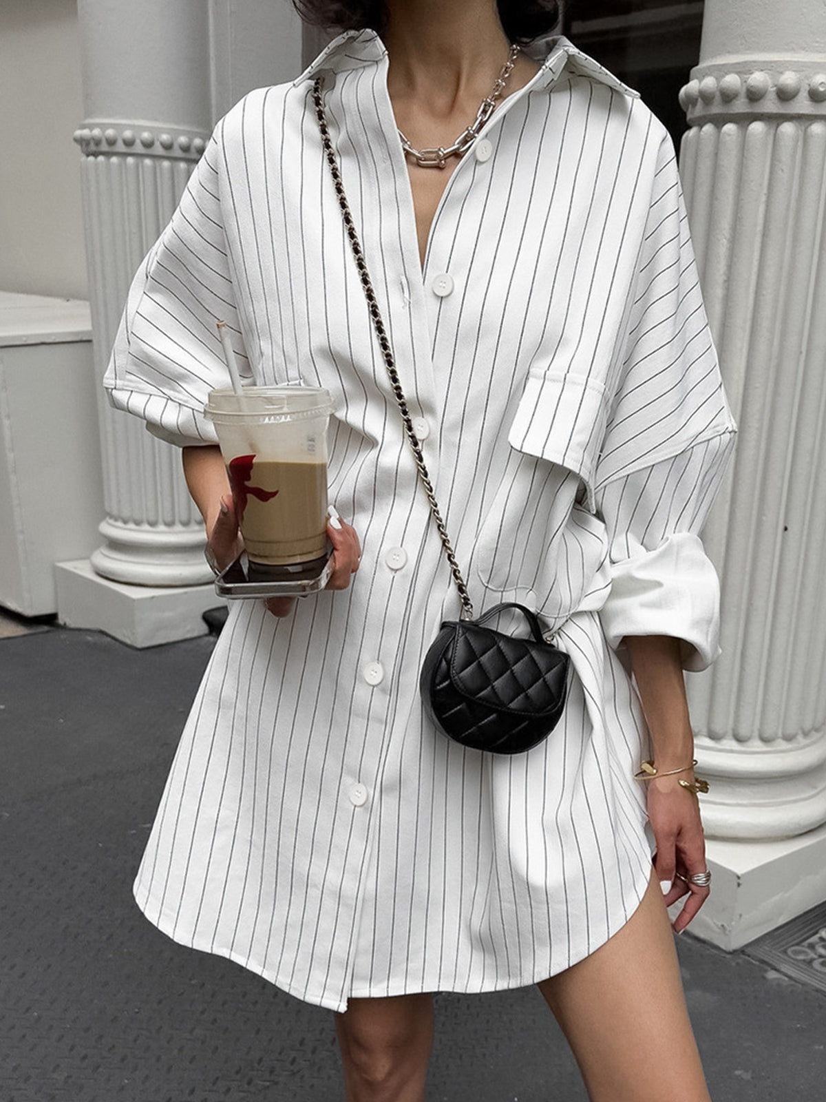 LEAH | Oversized Gestreept Damesoverhemd met Grote Zakken – Stijlvol & Comfortabel