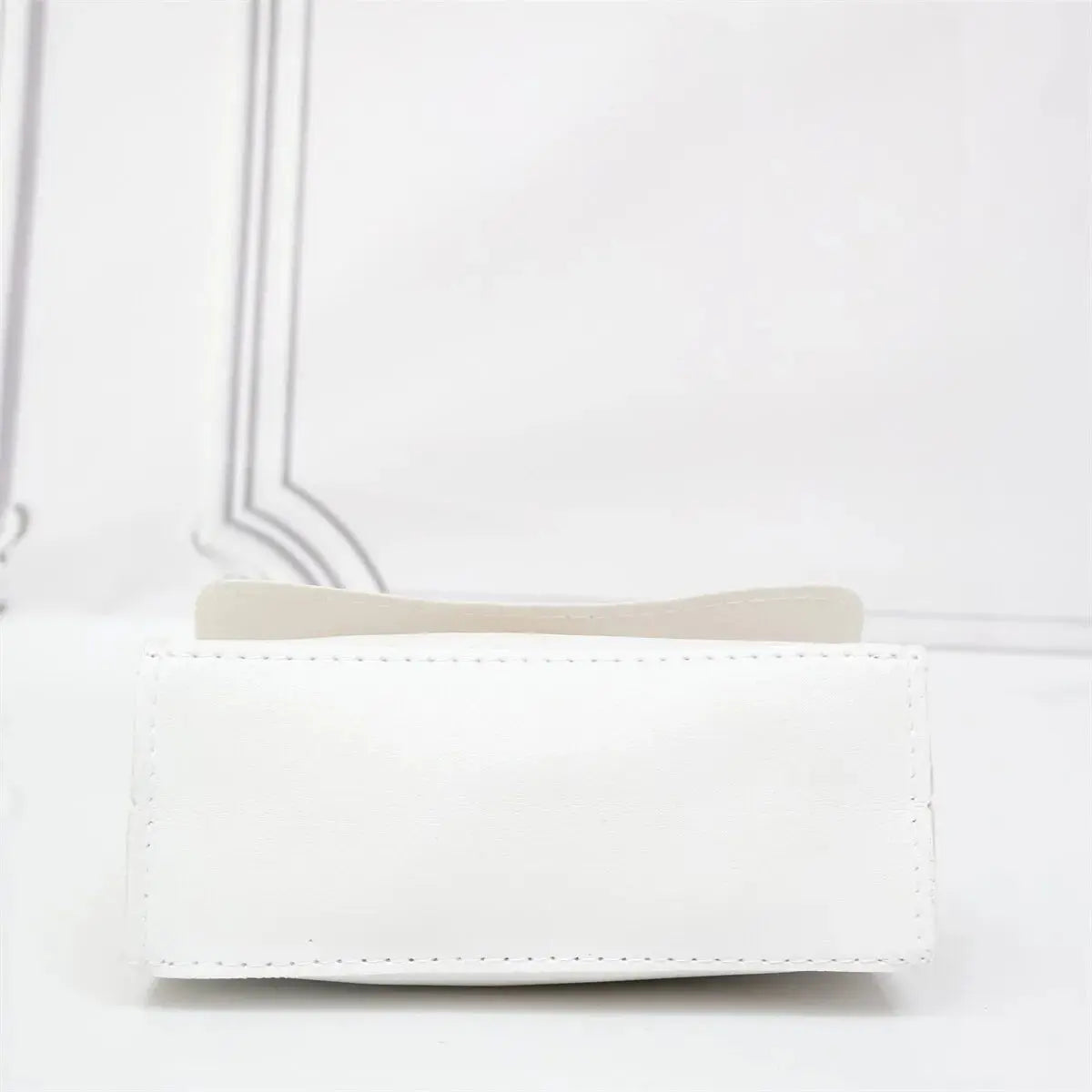Handtas Voor Dames | Luxe Leren Schoudertas Met Sjaal Handgreep En Gouden Sluiting