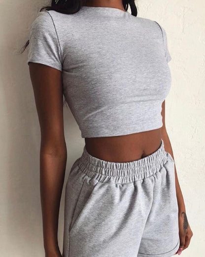 MABEL | Tweedelige Dames Set Crop Top Met Short - Pastelkleuren, Zomers & Sportief