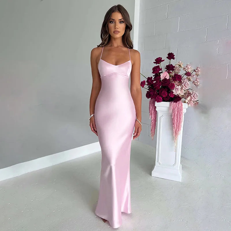MAURA | Verfijnde avondjurk met open rug en satijnen afwerking – Elegant, Sensueel & Luxe